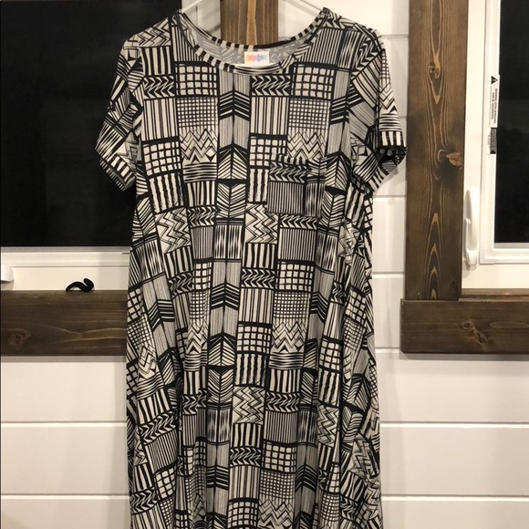 LuLaRoe Dresses & Skirts - Lularoe Carly Dress